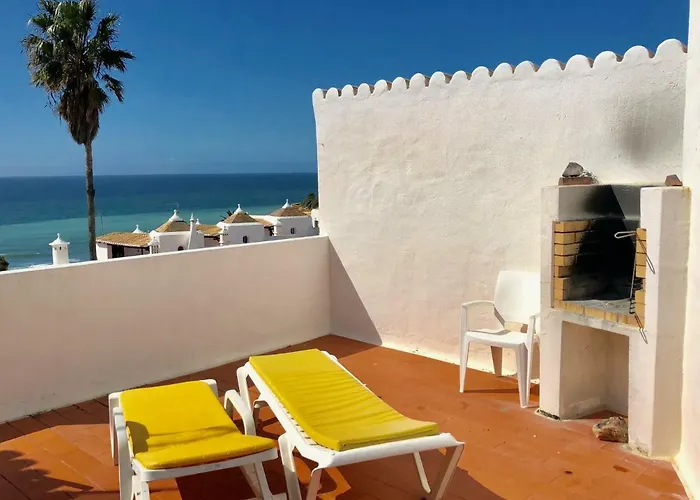 T3 Near The | B111 Porches (Algarve)